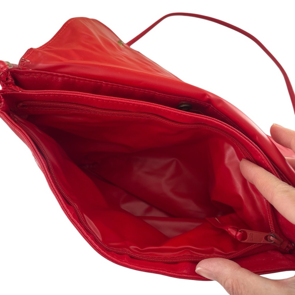 Vintage 80s bright red leather flap purse with bow detail - Picture 12 of 16